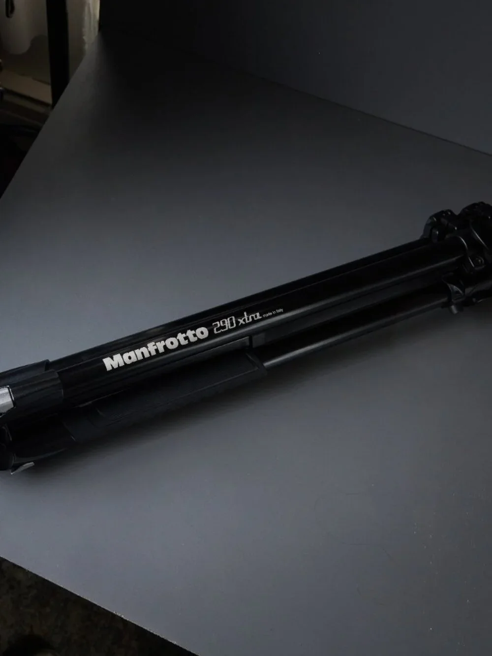 Manfrotto 290 XTRA Three-Section Aluminum Tripod Legs MT290XTA3US {LIKE NEW}
